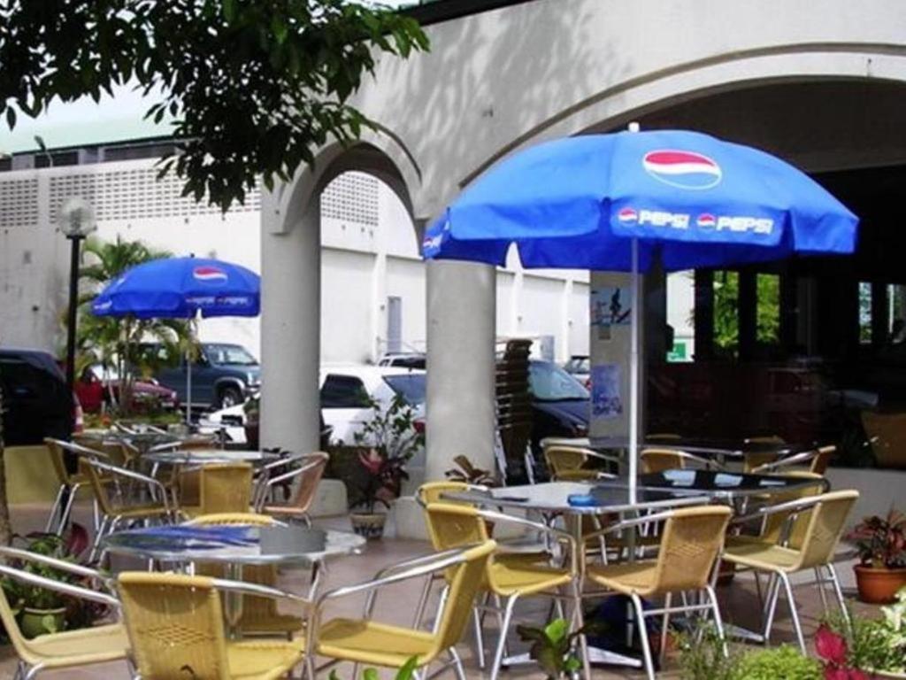 Traders Inn Brunei Бандар Сери Бегаван Екстериор снимка