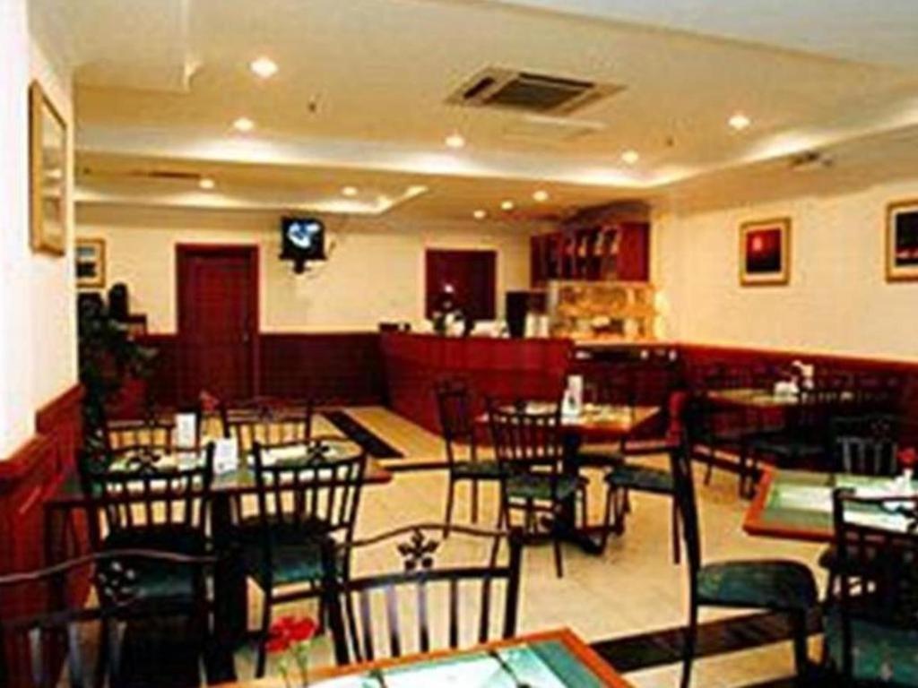 Traders Inn Brunei Бандар Сери Бегаван Екстериор снимка
