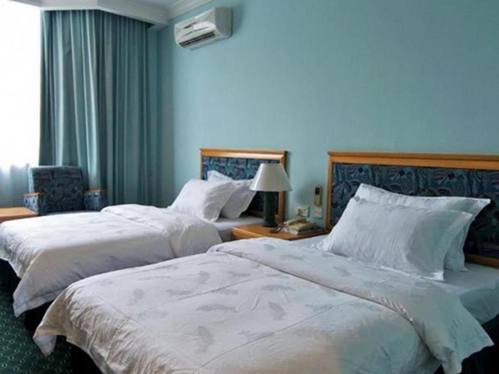 Traders Inn Brunei Бандар Сери Бегаван Екстериор снимка
