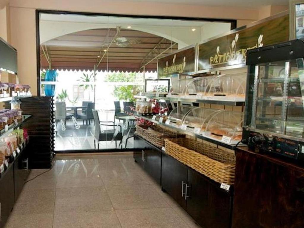 Traders Inn Brunei Бандар Сери Бегаван Екстериор снимка