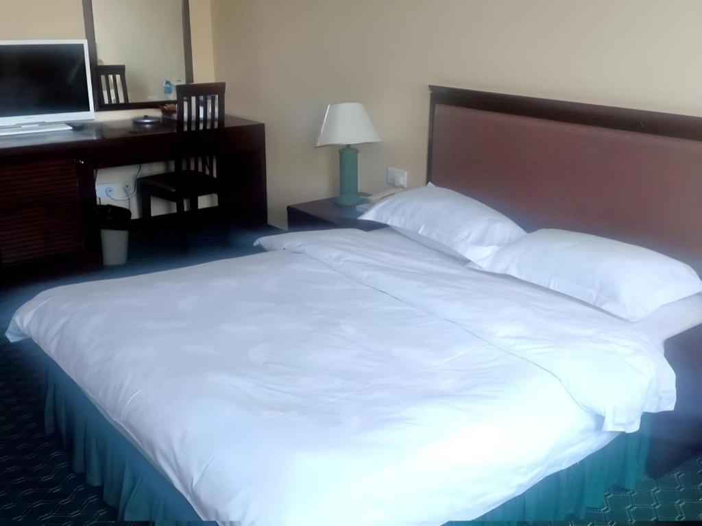 Traders Inn Brunei Бандар Сери Бегаван Екстериор снимка