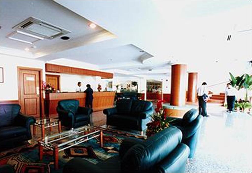 Traders Inn Brunei Бандар Сери Бегаван Екстериор снимка