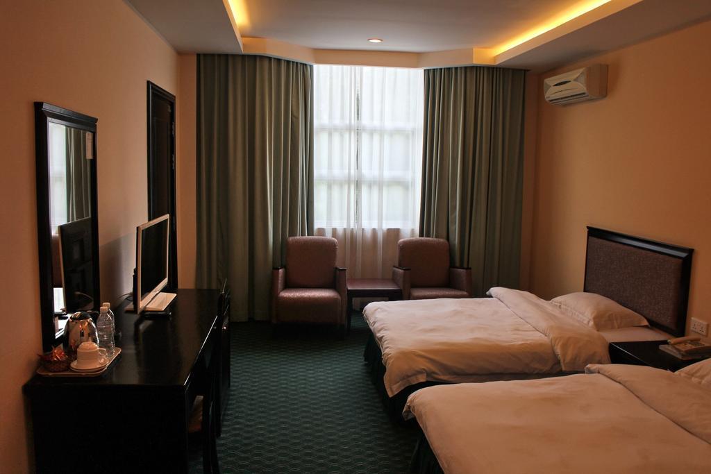 Traders Inn Brunei Бандар Сери Бегаван Екстериор снимка